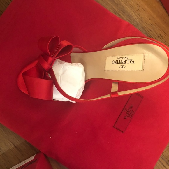 Valentino Red Satin Mesh Big Bow Strappy Sandals - Picture 3 of 5